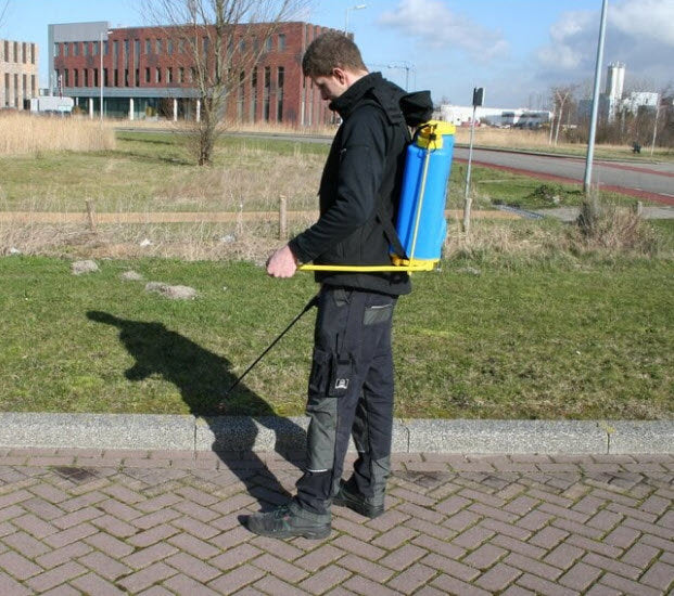 Atomizzatore a zaino in plastica con manovella laterale da 16 litri