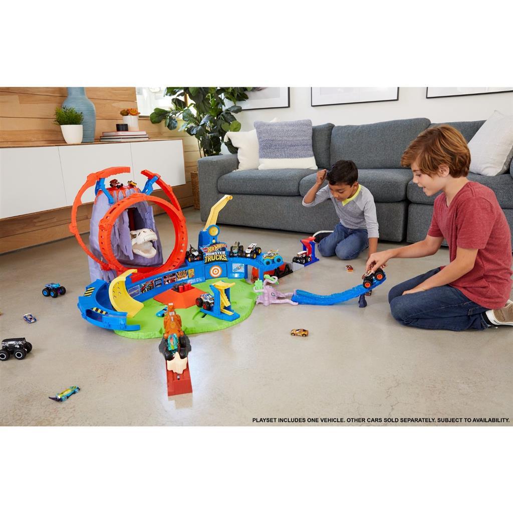 Ruedas calientes Monster Trucks T-Rex Volcano Arena