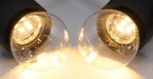Lámpara de bola LED E27 transparente blanco cálido 1W - LED0146