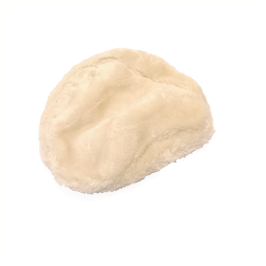 Saddle cubierta de piel de oveja blanca