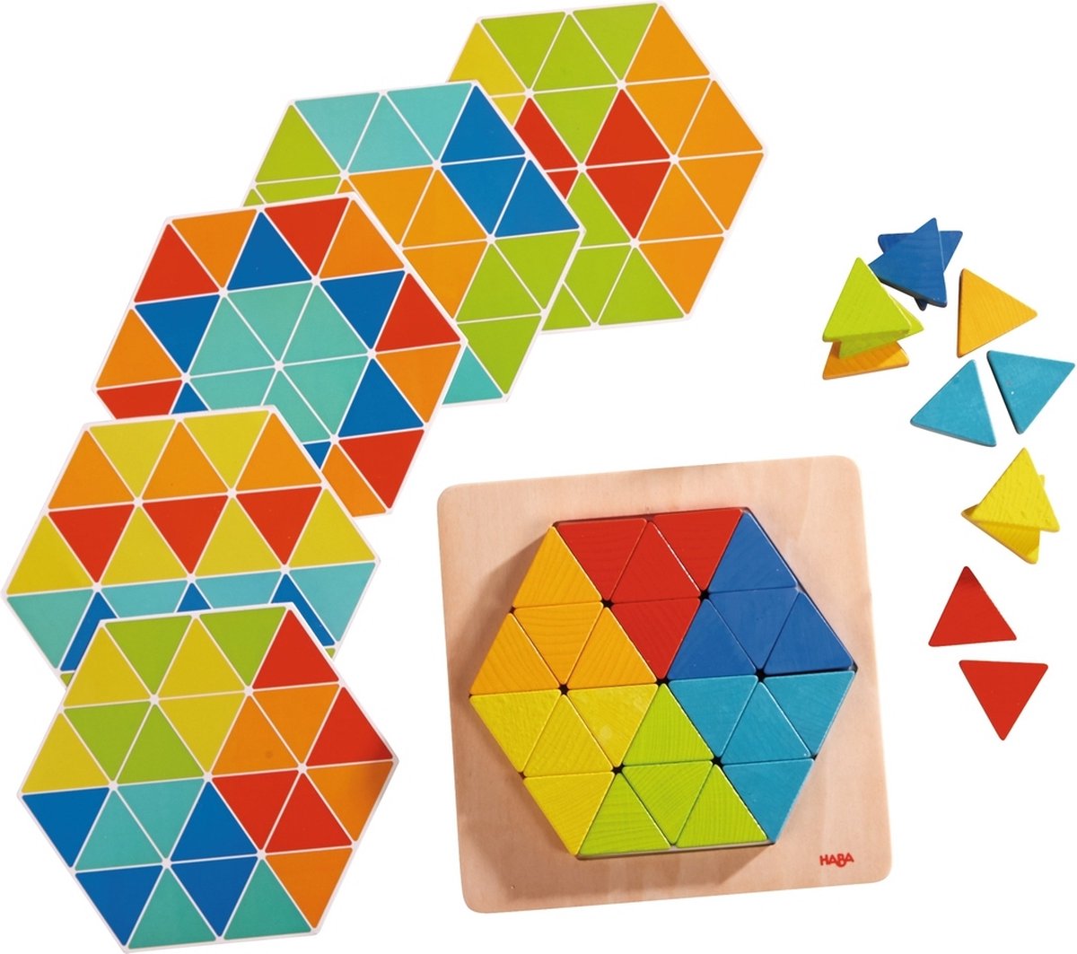 Haba che posa i triangoli magici del gioco