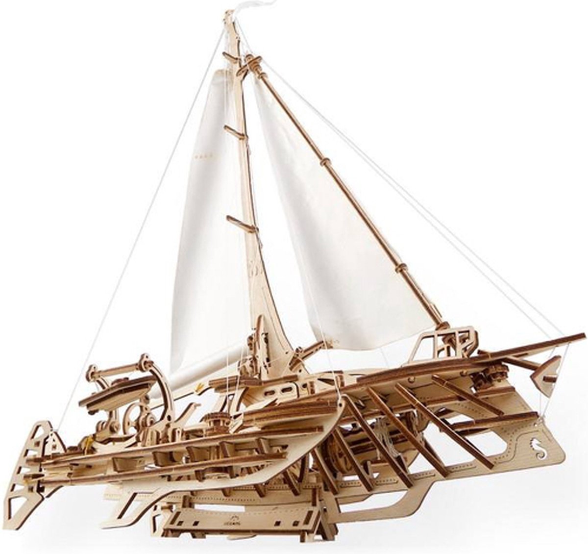 Modello 3D in legno di Ugears - trimarano merihobus