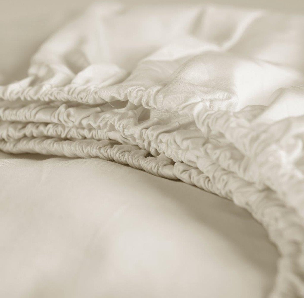 Sábana bajera ajustable Cinderella Sundays - topper - 100% satén de algodón - extra larga - 180x220 cm - hasta 15 cm - marfil