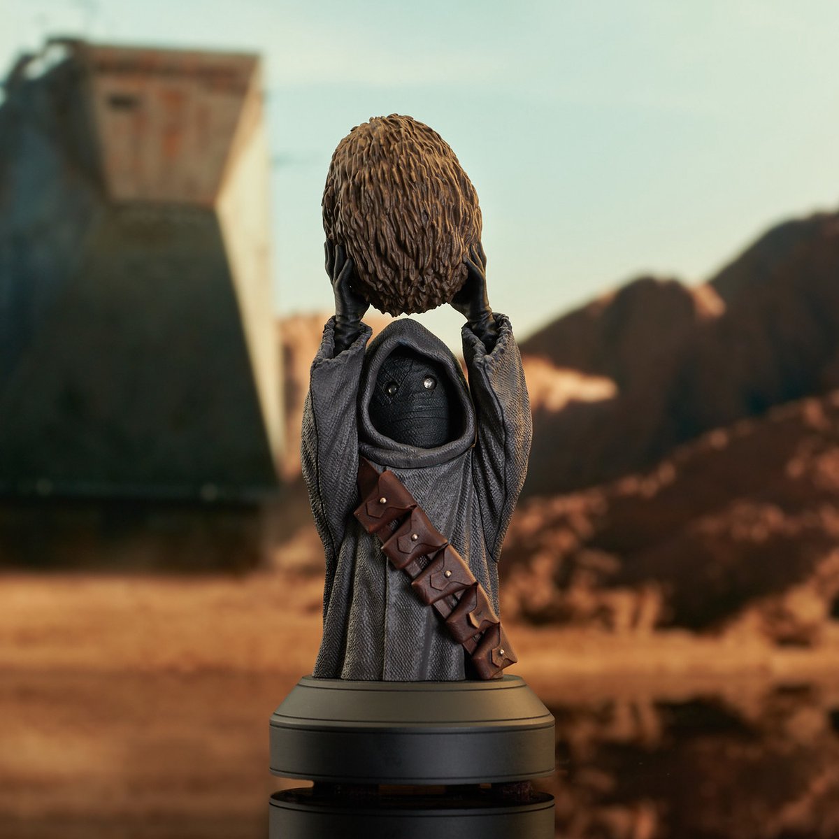 Gentle giant star wars: the mandalorian bust 1 6 offworld jawa met mudhorn egg 15 cm busts