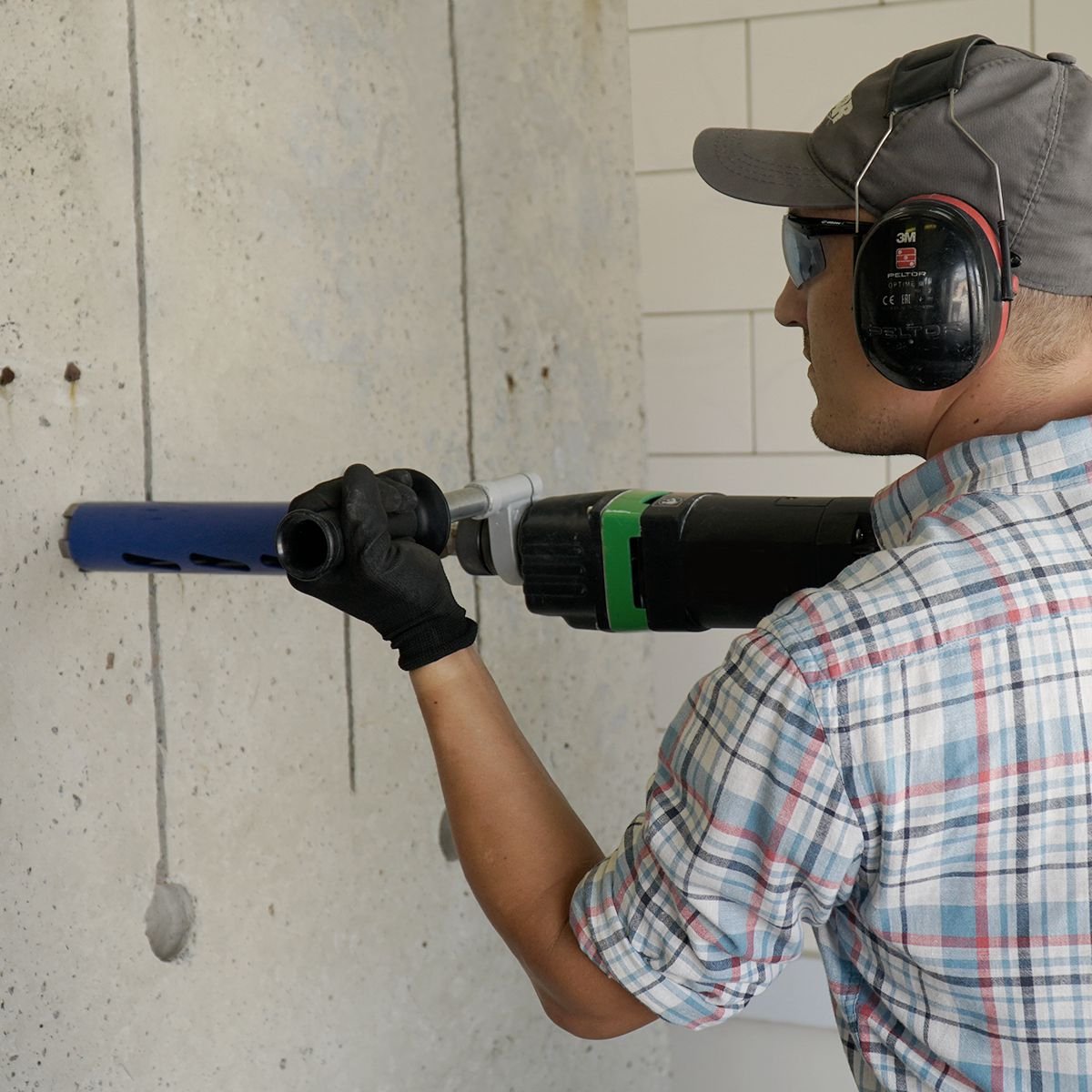 Distar 52 se suministra con adaptador SDS plus - diamante