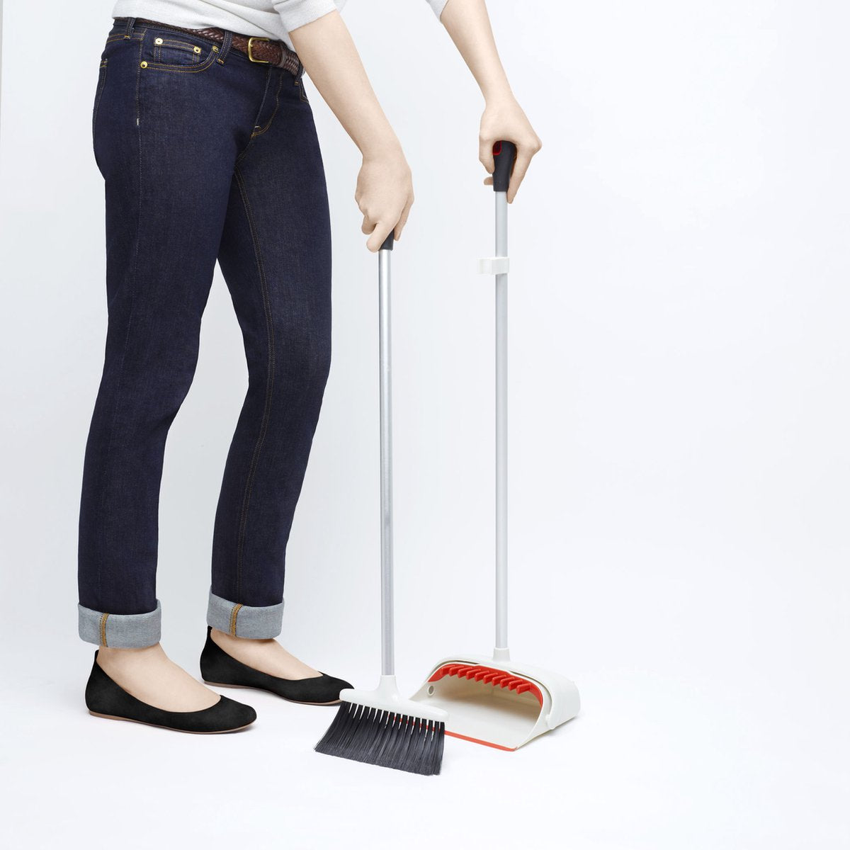 Oxo Good Grips per scopa e paletta - in piedi