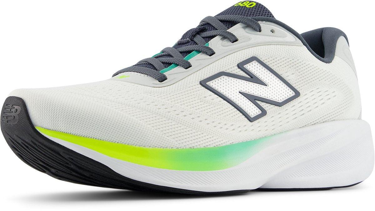 Scarpe sportive da uomo New Balance M680 - riflessione