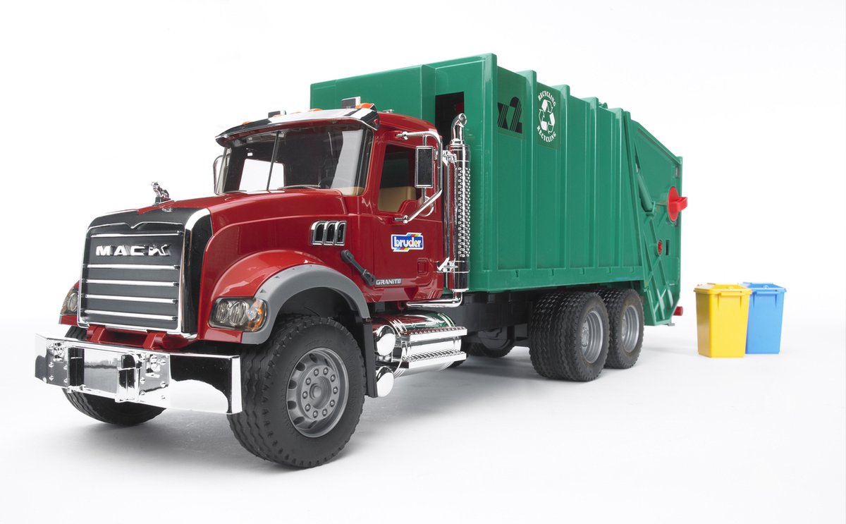 Bruder Mack Mack Granite Garbage Truck