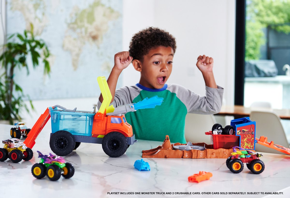 Hot Wheels Monster Trucks Fire Crash Challenge