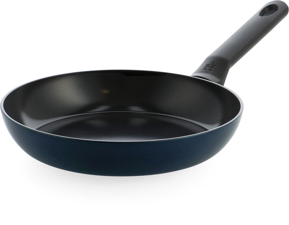 Sartén Bk enjoy 24cm – revestimiento antiadherente sin pfas – sartén de inducción – sartén de cerámica – apta para horno hasta 160°c – apta para lavavajillas – asas frías – azul oxford
