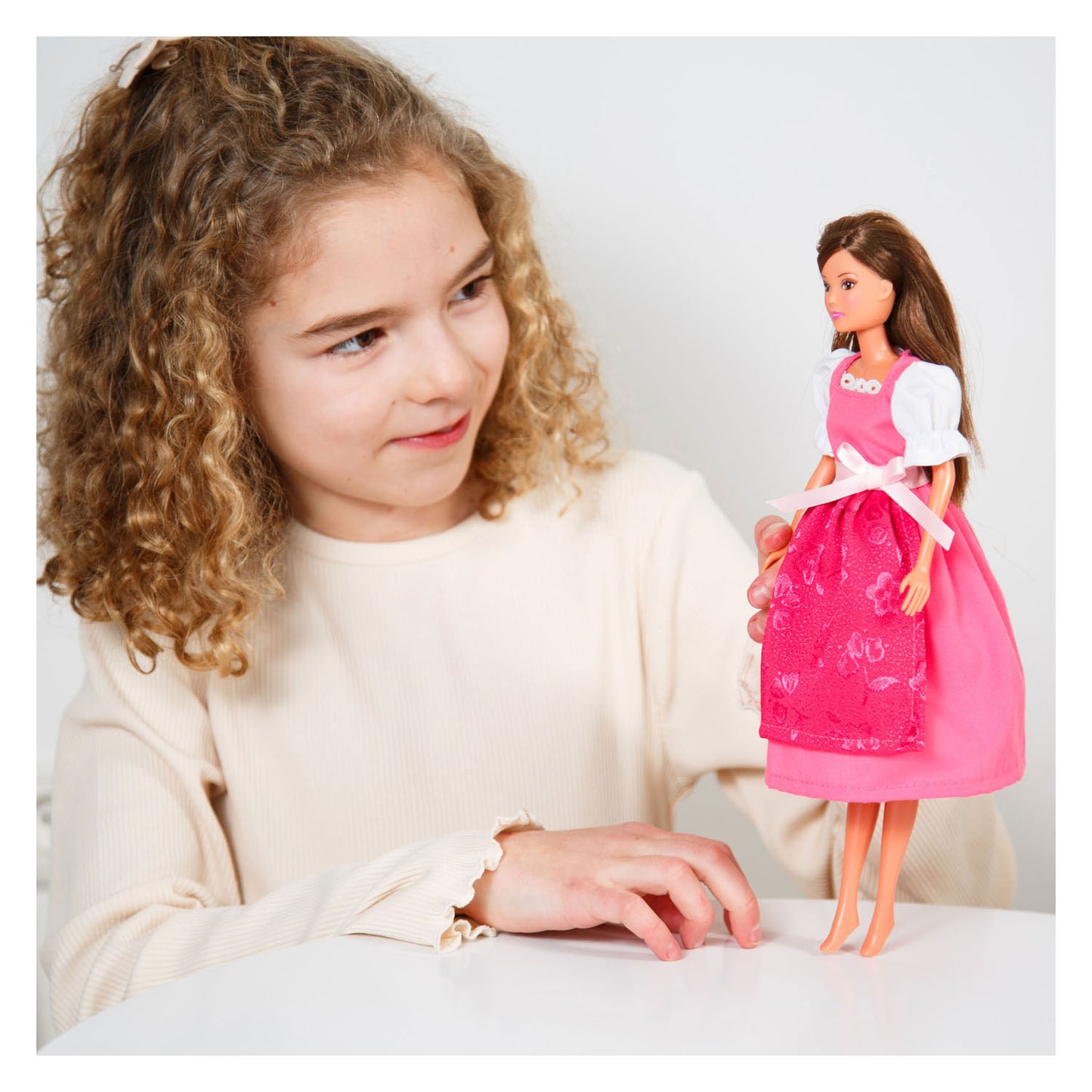 Abito tradizionale Dirndl Heless per bambole alla moda Pinky - 29 cm