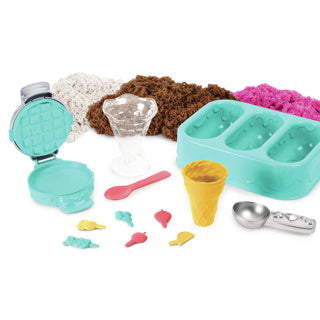 Spinmaster Kinetic Sand Ice Cream trata de 510 g de arena perfumada