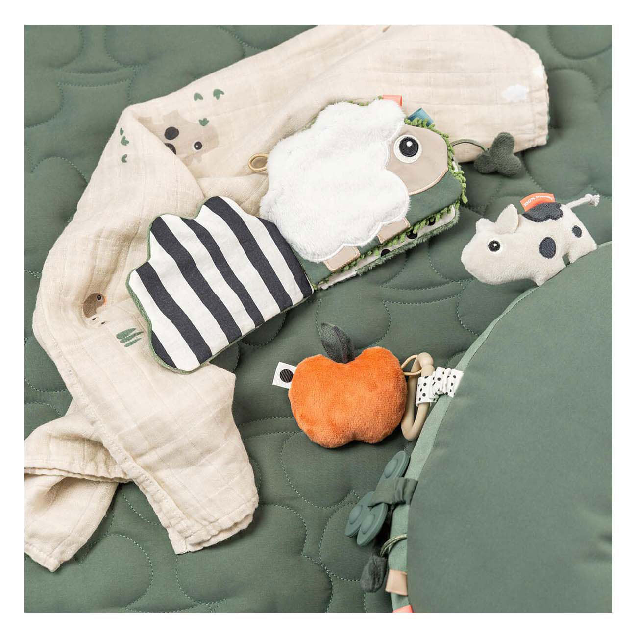 Done by deer zintuiglijk babyboek kleine boerderij