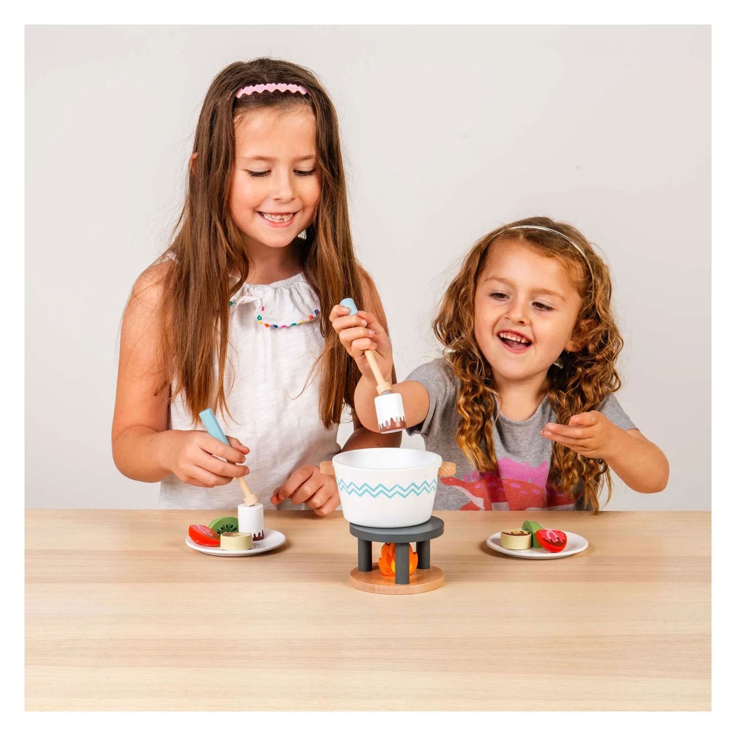 Set da gioco per fonduta di cioccolato in legno Bigjigs - 16 pezzi.