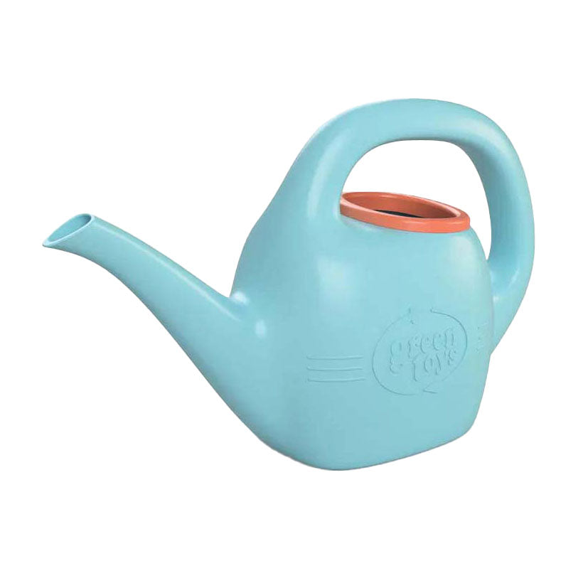 Regadera de juguetes verdes.