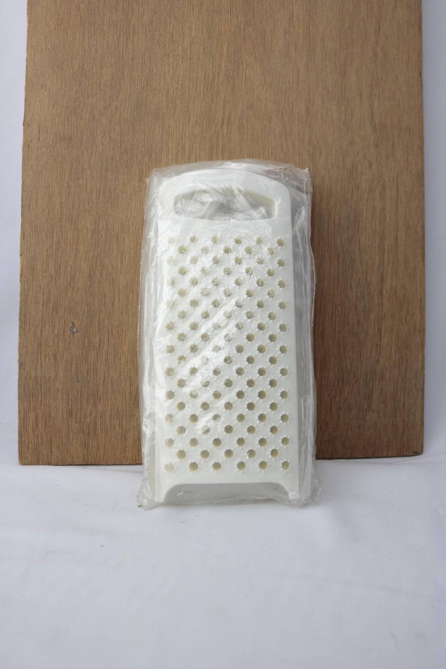 Grattugia da cucina in plastica bianca 4 pz