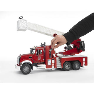 Bruder Mack Mack Granite Fire Brigade Ladder Car