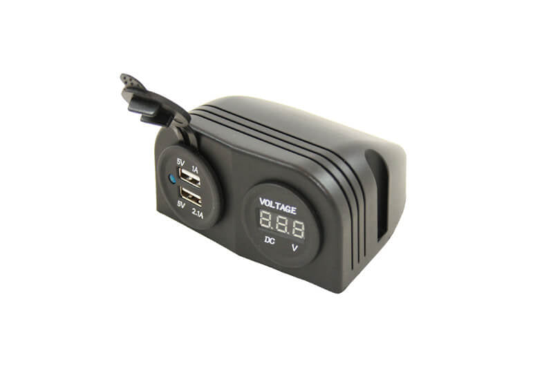 Power line digitale voltmeter 10-30v en 2x usb-a lader max. 3.1a laadstroom opbouw