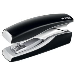 Cucitrice Leitz nera 30 fogli