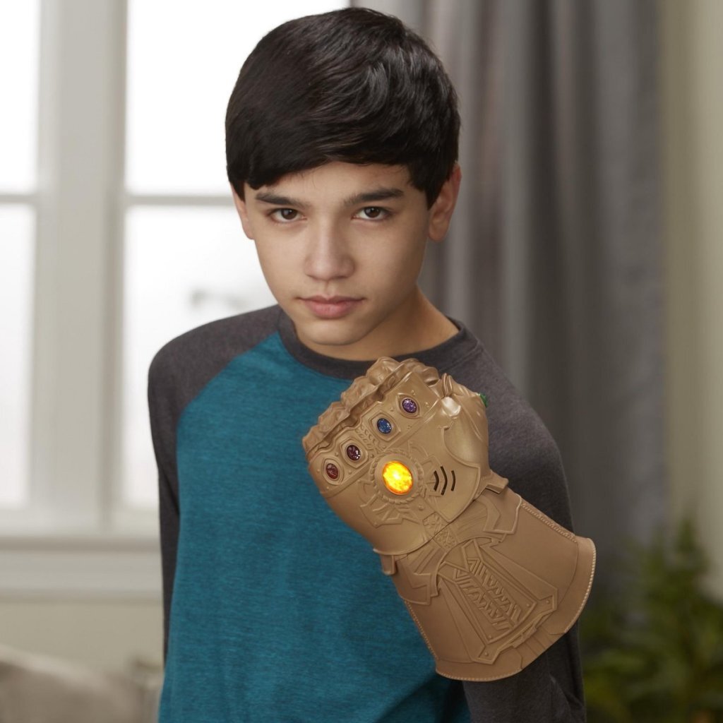 Hasbro marvel avengers infinity gauntlet + luz y sonido