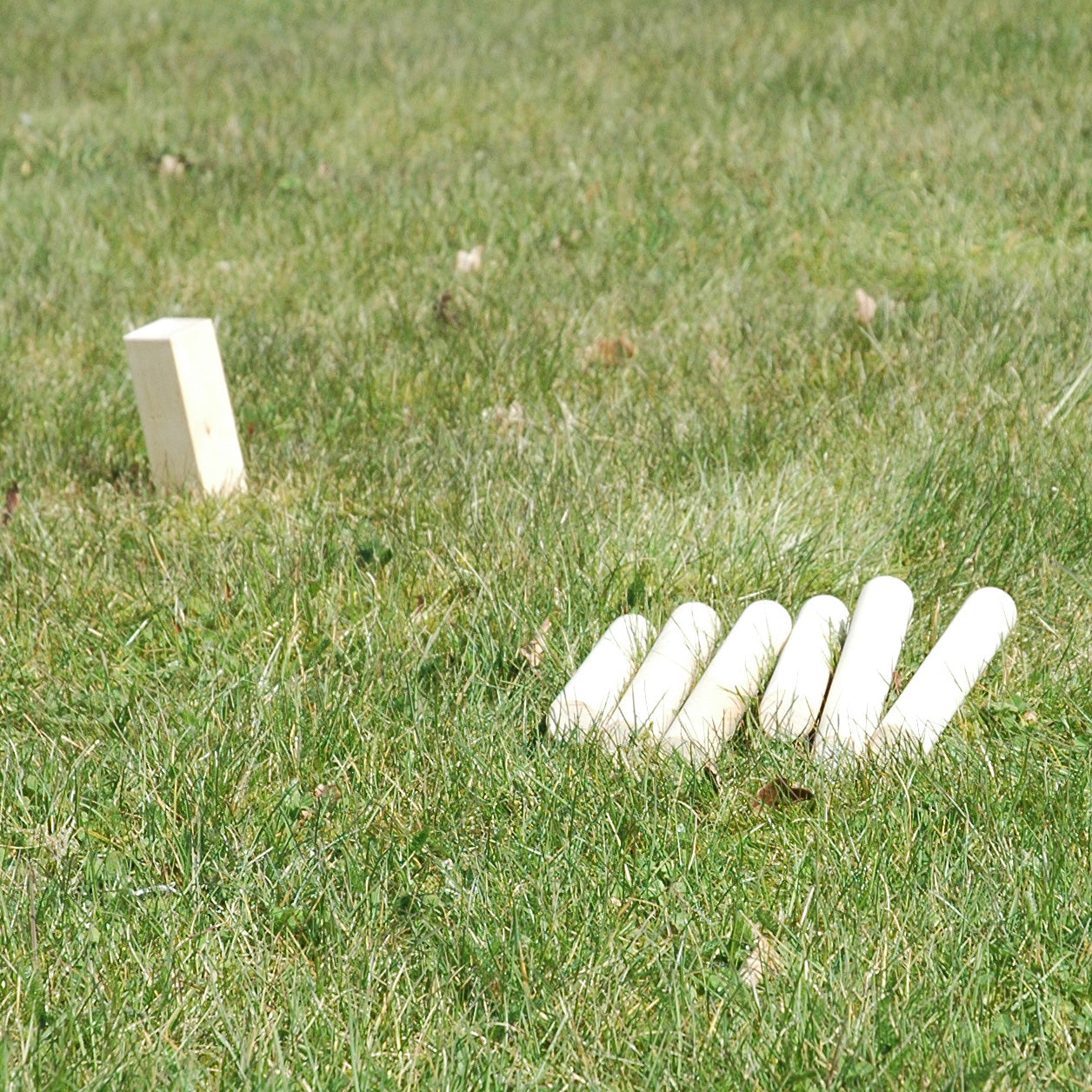 Juego de ajedrez de Goki Kubb Vikingen Medium