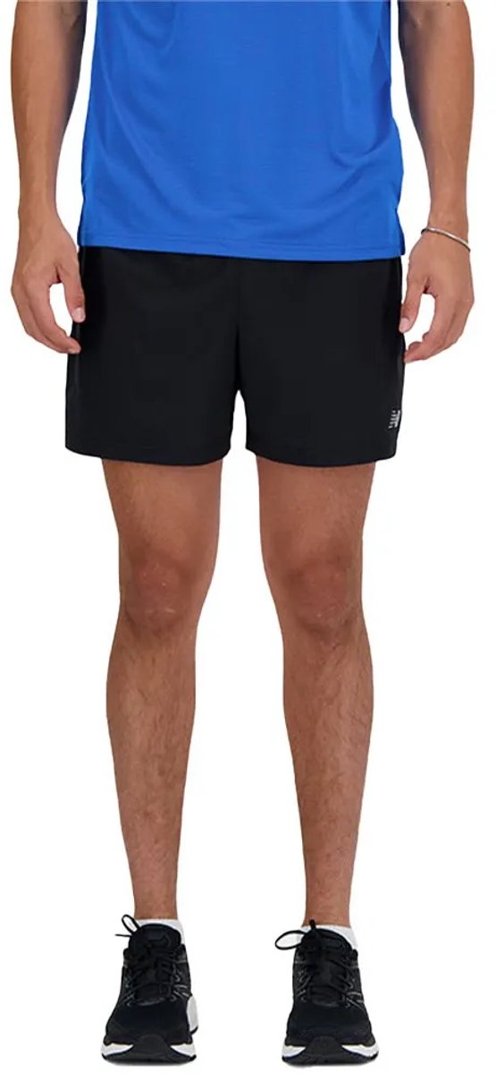 Pantaloni sportivi da uomo New Balance Sport Essential Short 5 - neri