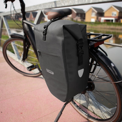 Sacca per biciclette di lince solo tpu 28L by-bike hayes nera impermeabile