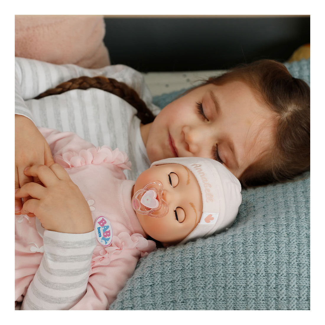 Bambolina Baby Born Annabell 43 cm con accessori e suono.