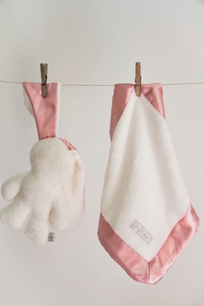 Coccole coniglietto bianco con orecchie rosa. 26cm