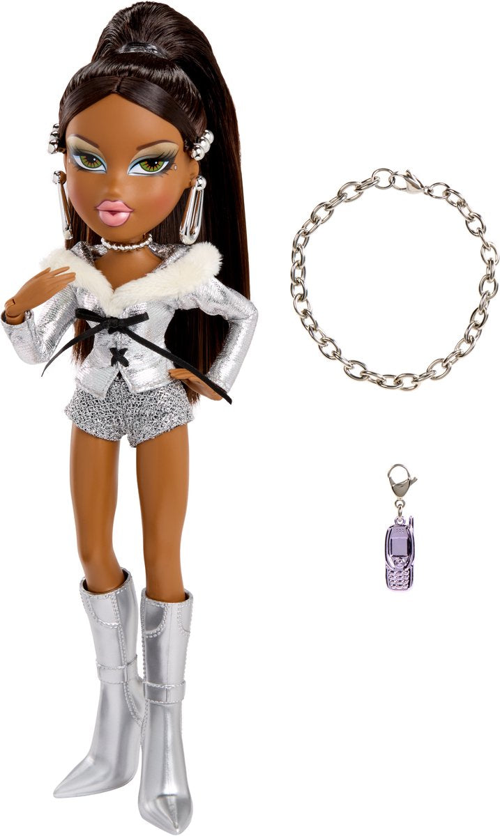 Bratz mga charmz modepop sasha met bedelarmband en accessoires.