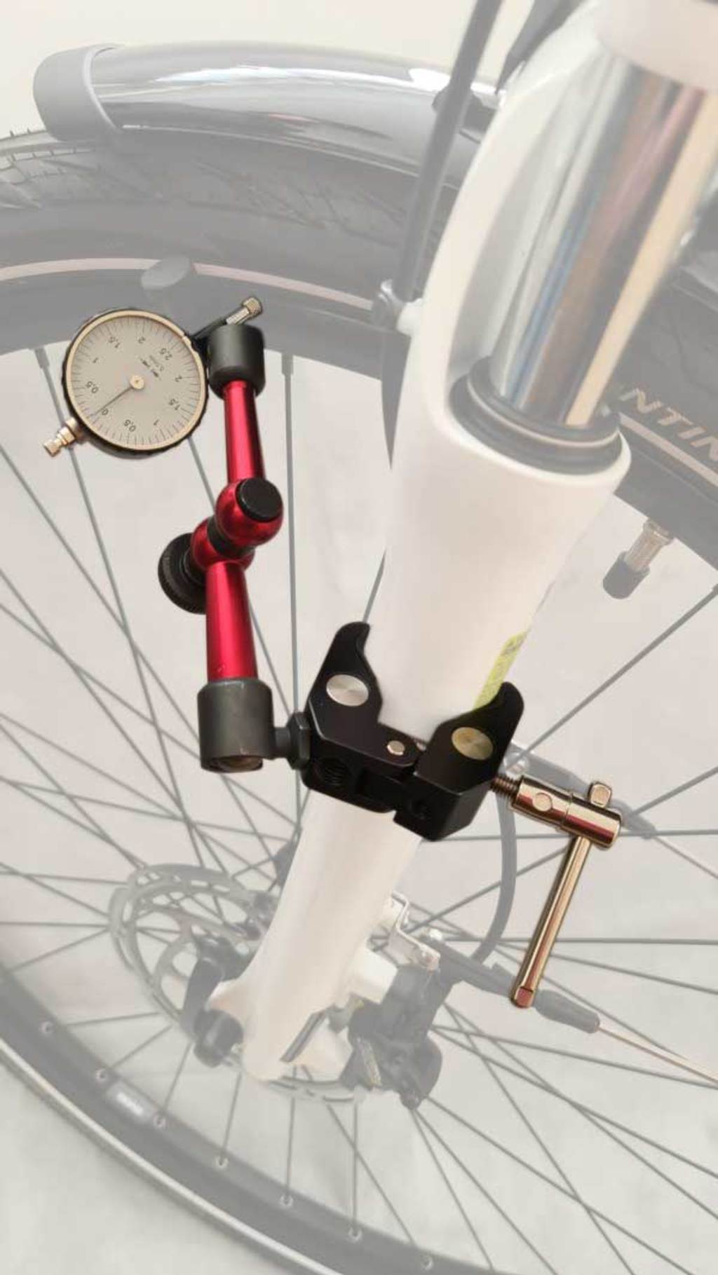 Enderezador de ruedas superspark grs super centrisimo en horquilla