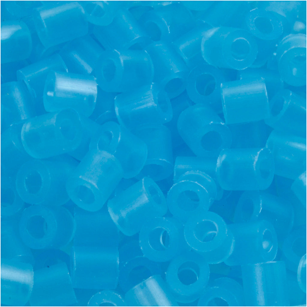 Cuentas para planchar Nabbi, medidas 5x5 mm, medida de agujero 2,5 mm, medianas, azul neón (32235), 1100 piezas 1 caja