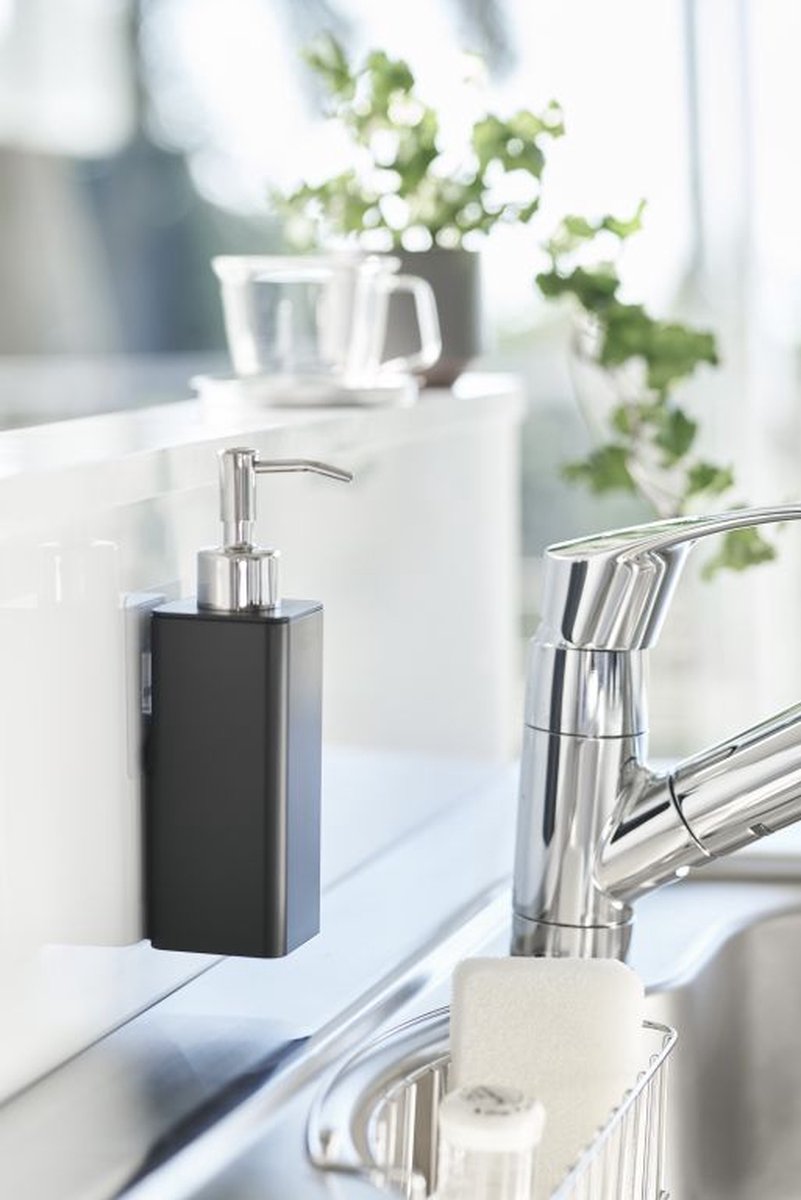 Dispenser di sapone autoadesivo Yamazaki - torre - nero