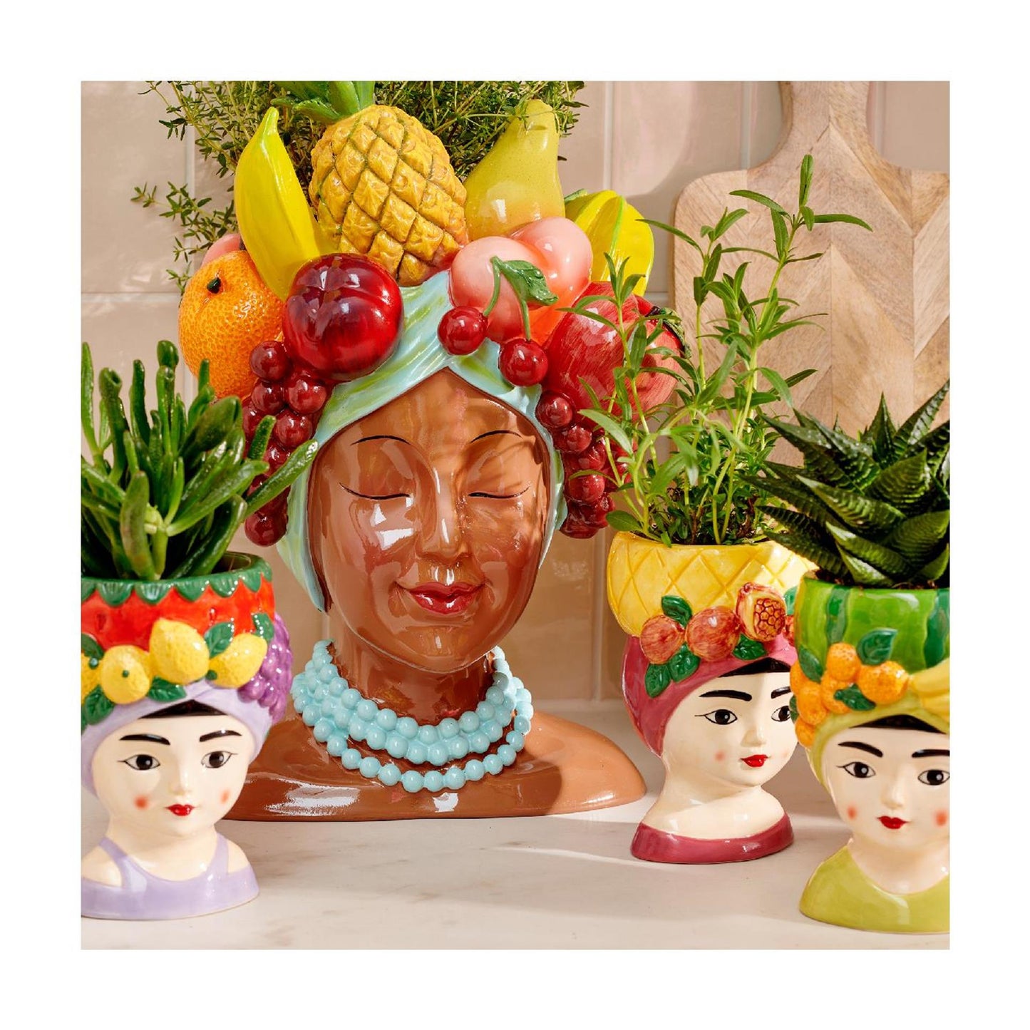 Macetero Decoris mujer con fruta 8,5x8,5x13,5cm