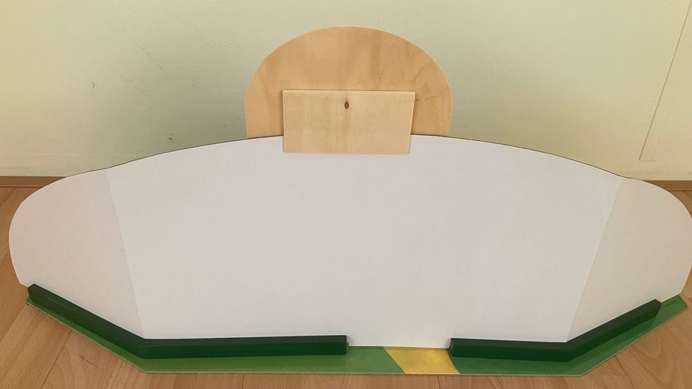 Paesaggio montano con display vuoto per holztiger
