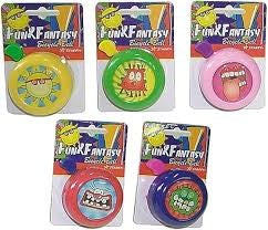 Diversión y fantasía de la campana infantil en el mapa