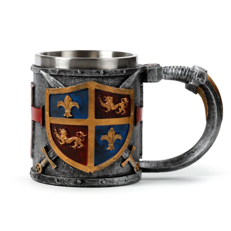 Tazza di birra in argento e oro decorativo del cavaliere medievale in argento e oro