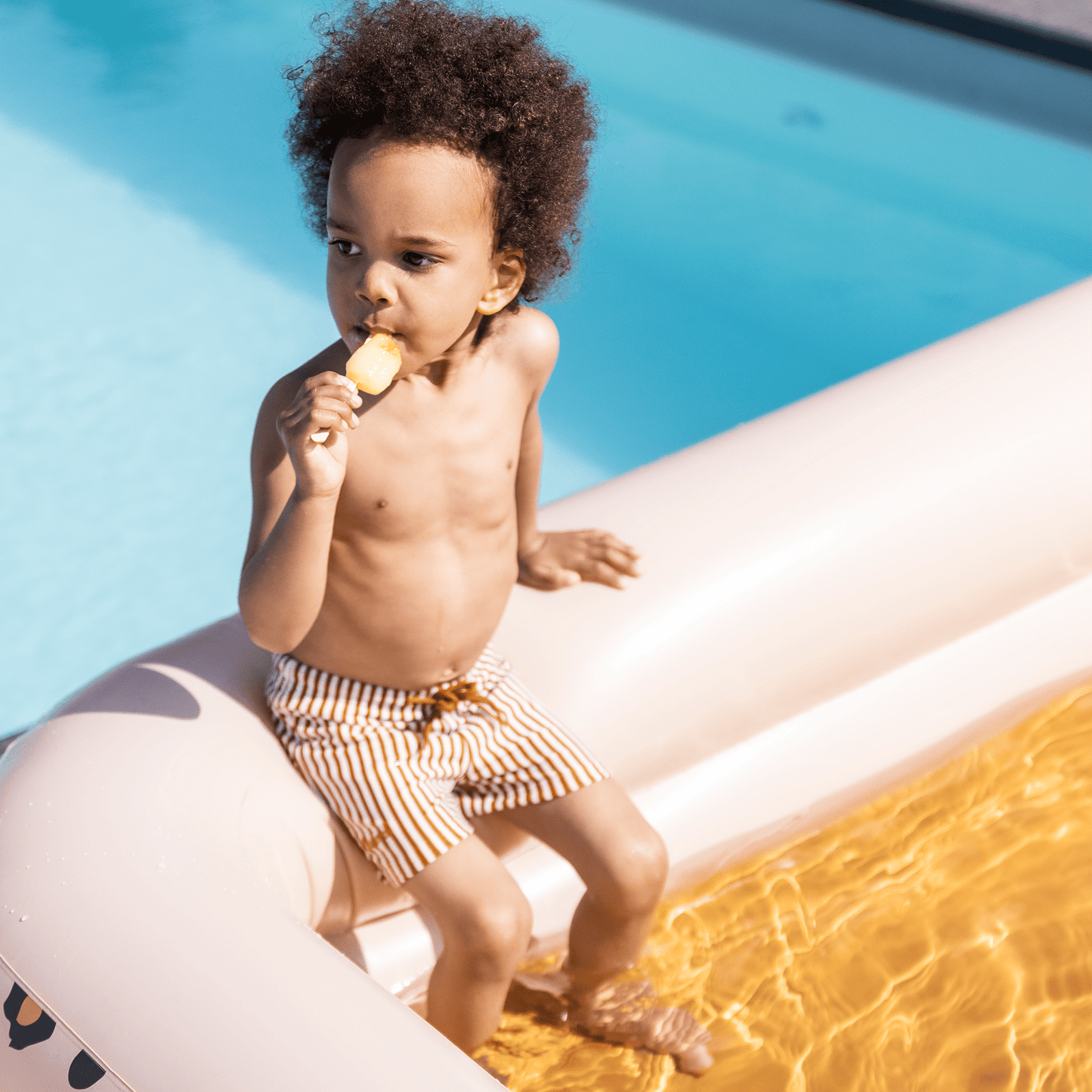 Safari chic | piscina inflable beige 211 x 132 x 46 cm