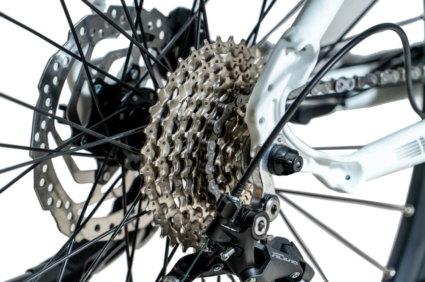 Chrison E-Scheat 27,5 pollici 48 cm uomini 9 V Freno a disco idraulico bianco