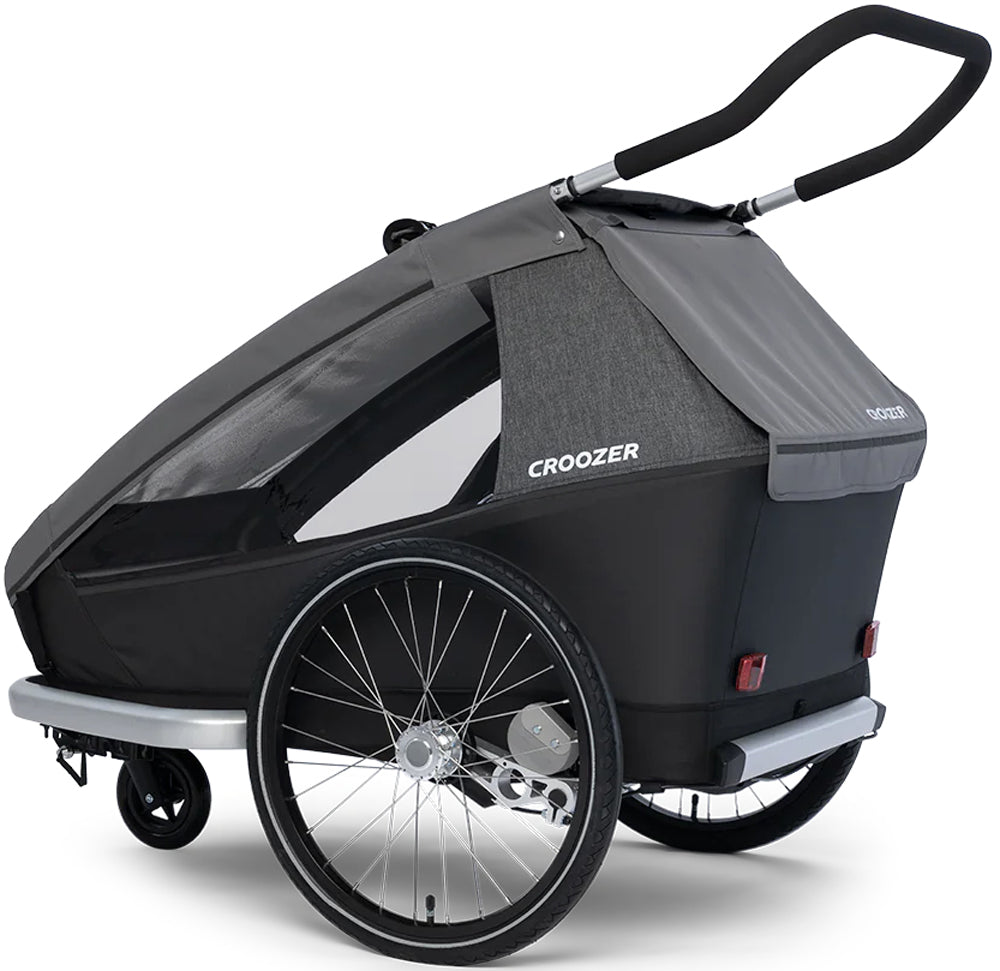 Croozer miró dos remolques para bicicletas para niños
