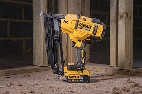 Dewalt dcn660n 18v afwerktacker 16ga | body - zonder accu's en lader - dcn660n