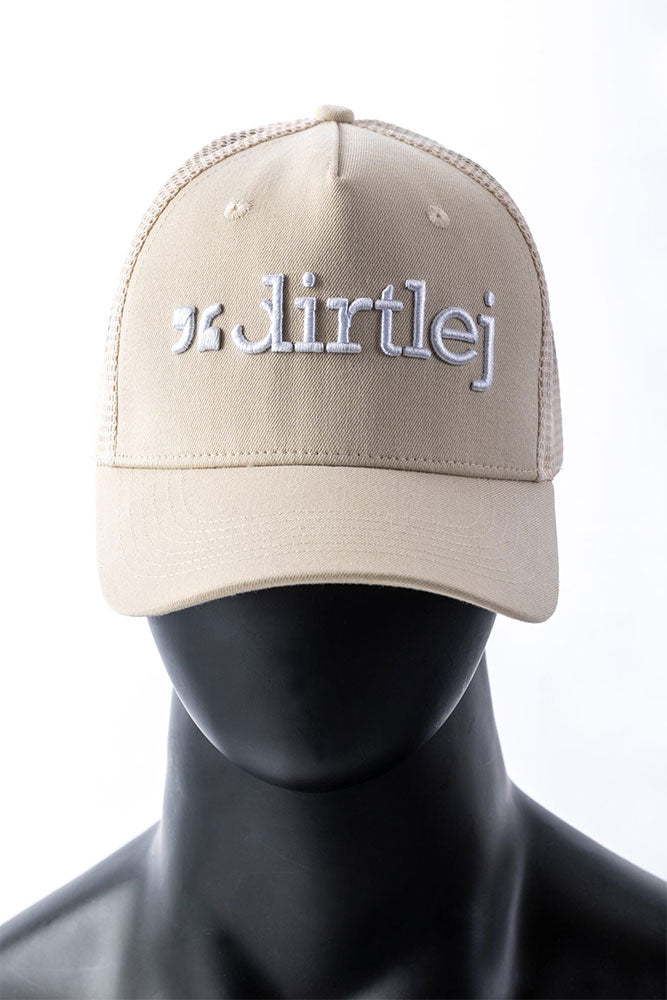 Gorra de camionero sucia