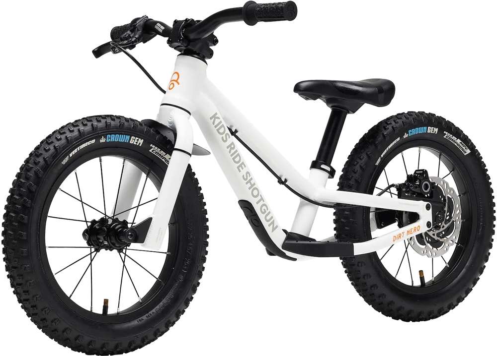 I bambini guidano la shotgun Dirt Hero Magura Balance Bike 14