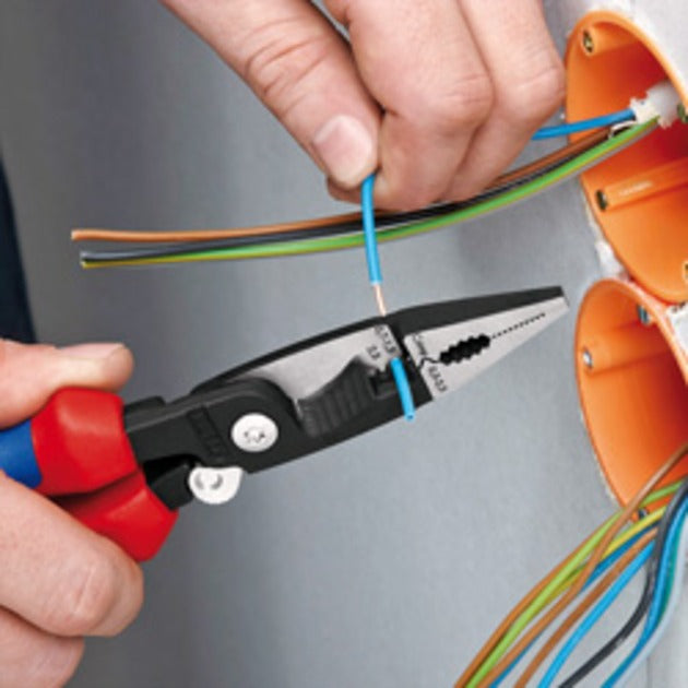 Instalación de Knipex Electronics Tang 13 92 200