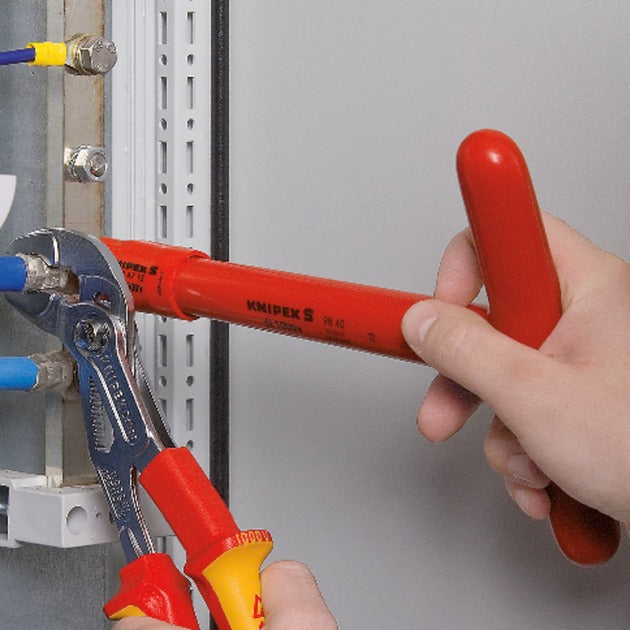 Knipex cobra vde hightech-waterpomptang 87 26 250 zweedse- waterpomp-tang (rood geel, getande grijpvlakken, doorgestoken scharnier )