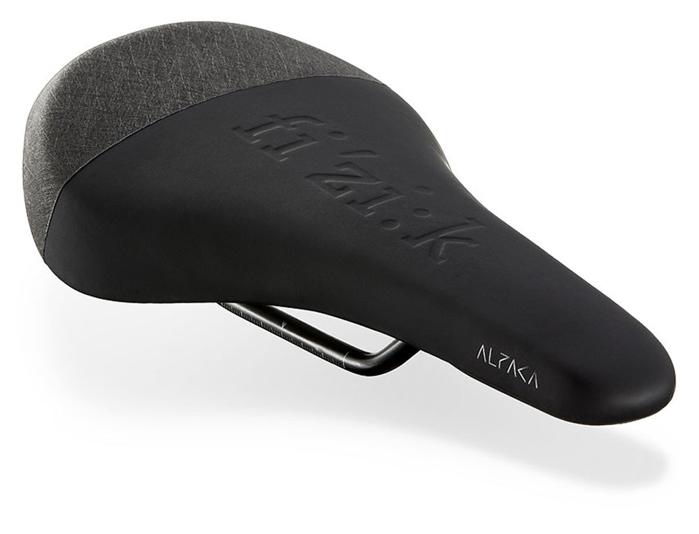 Sella Fizik Gravita Alpaca x5 + porta attrezzi
