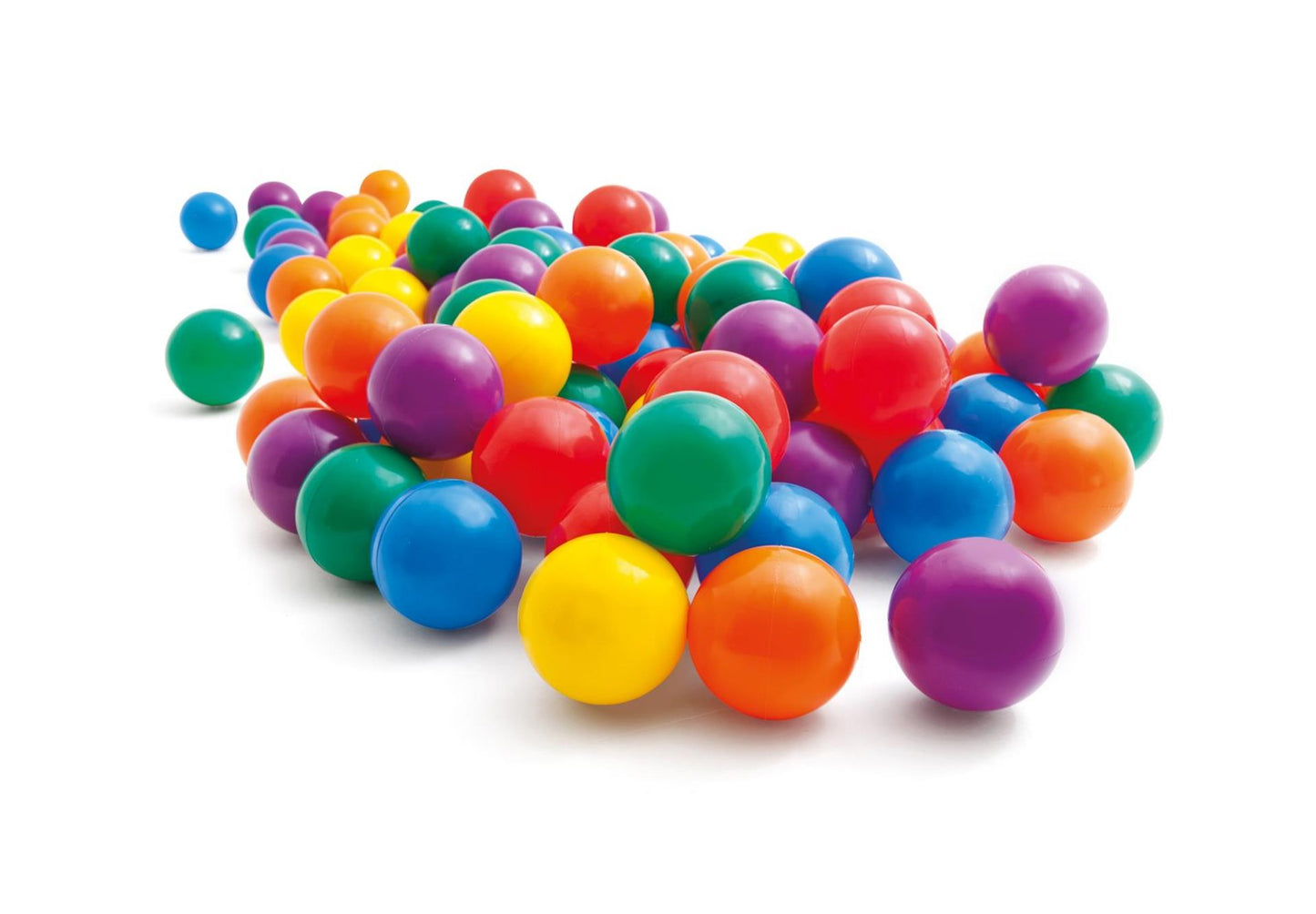 Intex jugando pelotas pequeñas