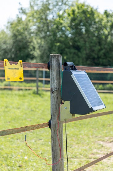 Soporte de poste Ako para montaje en poste de madera para teja solar