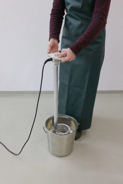 Calentador de leche para terneros con asa termostática