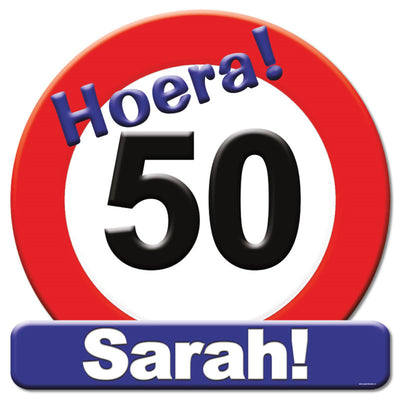 Señal de tráfico con escudo de corona de Paperdreams - 50 años de Sarah